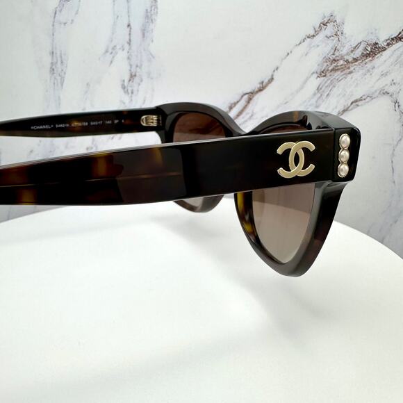 NEW CHANEL Sunglasses Polarized - Picture 13 of 16